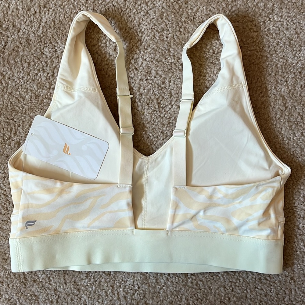 Nwt Fabletics All Day Every Day Bra - image 4